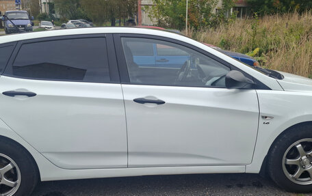 Hyundai Solaris II рестайлинг, 2015 год, 1 050 000 рублей, 13 фотография