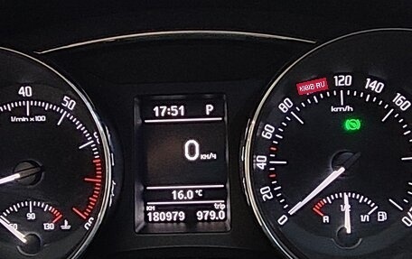 Skoda Superb III рестайлинг, 2011 год, 939 000 рублей, 10 фотография