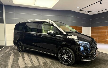 Mercedes-Benz V-Класс, 2024 год, 16 500 000 рублей, 3 фотография
