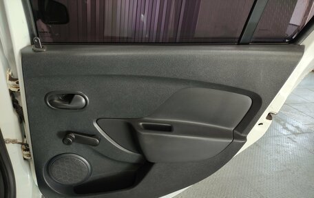 Renault Logan II, 2017 год, 395 000 рублей, 16 фотография