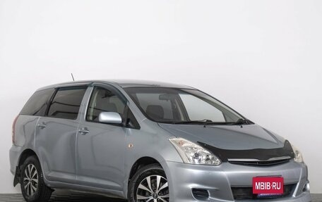 Toyota Wish II, 2005 год, 699 000 рублей, 2 фотография