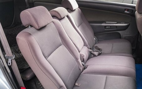 Toyota Wish II, 2005 год, 699 000 рублей, 15 фотография