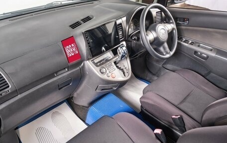 Toyota Wish II, 2005 год, 699 000 рублей, 16 фотография