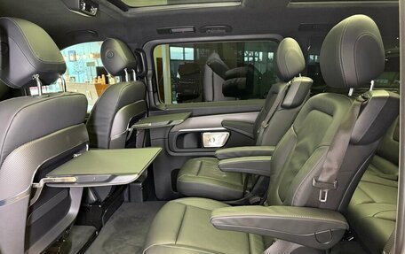 Mercedes-Benz V-Класс, 2024 год, 16 700 000 рублей, 21 фотография