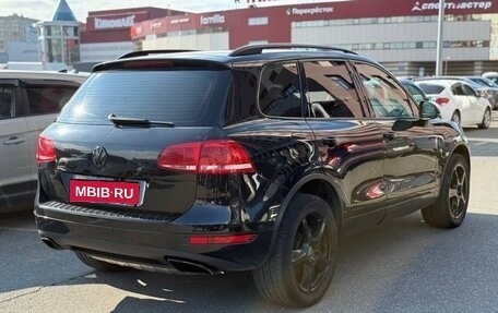 Volkswagen Touareg III, 2011 год, 1 390 000 рублей, 3 фотография