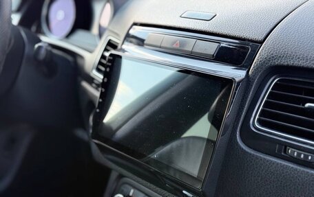 Volkswagen Touareg III, 2011 год, 1 390 000 рублей, 9 фотография