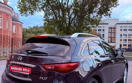 Infiniti FX II, 2012 год, 2 100 000 рублей, 3 фотография