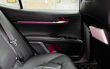 Toyota Camry, 2018 год, 2 650 000 рублей, 7 фотография