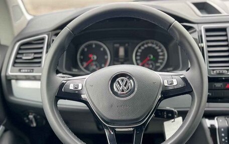Volkswagen Multivan T6 рестайлинг, 2019 год, 3 997 000 рублей, 11 фотография