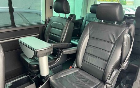 Volkswagen Multivan T6 рестайлинг, 2019 год, 3 997 000 рублей, 16 фотография