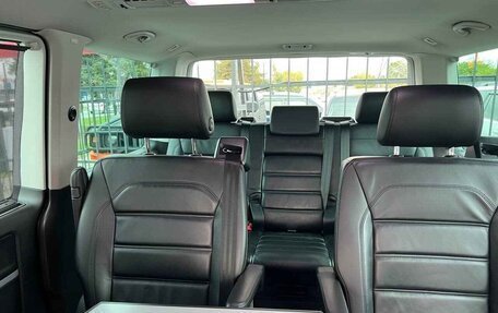 Volkswagen Multivan T6 рестайлинг, 2019 год, 3 997 000 рублей, 18 фотография