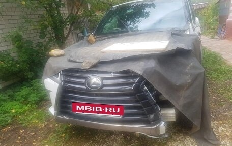 Lexus LX III, 2018 год, 2 999 999 рублей, 6 фотография