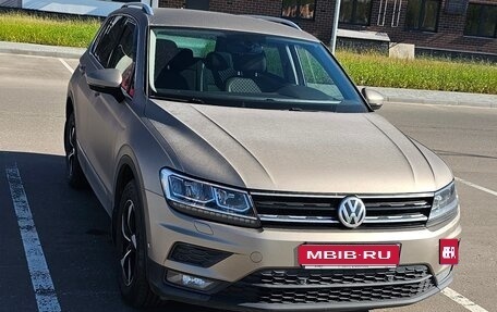Volkswagen Tiguan II, 2018 год, 2 450 000 рублей, 1 фотография