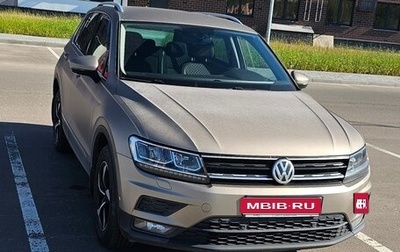 Volkswagen Tiguan II, 2018 год, 2 450 000 рублей, 1 фотография