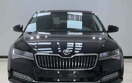 Skoda Superb III рестайлинг, 2026 год, 2 890 000 рублей, 2 фотография