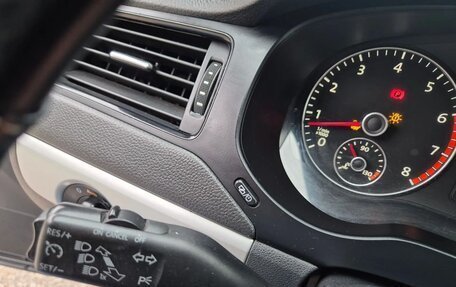 Volkswagen Jetta VI, 2012 год, 749 900 рублей, 24 фотография