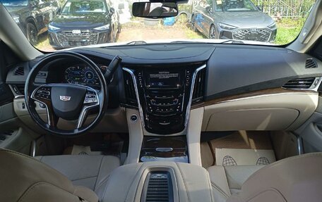 Cadillac Escalade IV, 2019 год, 4 590 000 рублей, 5 фотография