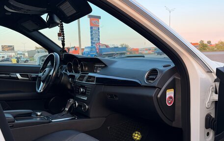Mercedes-Benz C-Класс, 2011 год, 2 350 000 рублей, 21 фотография