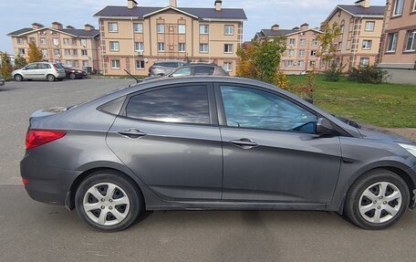 Hyundai Solaris II рестайлинг, 2014 год, 700 000 рублей, 3 фотография