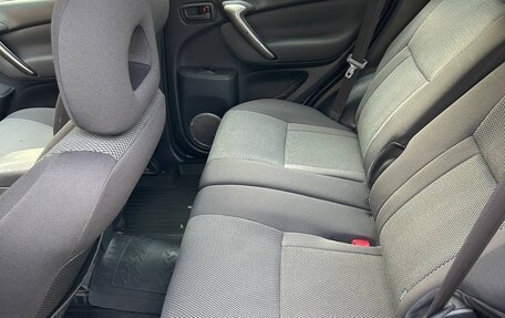 Toyota RAV4, 2004 год, 950 000 рублей, 15 фотография