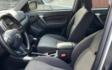 Toyota RAV4, 2004 год, 950 000 рублей, 10 фотография