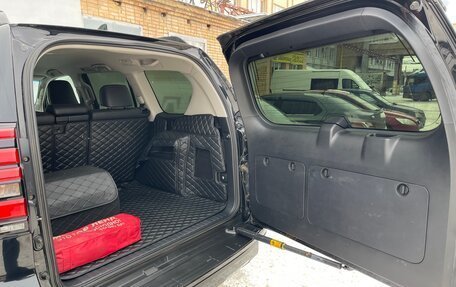 Toyota Land Cruiser Prado 150 рестайлинг 2, 2018 год, 5 500 000 рублей, 24 фотография