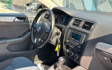 Volkswagen Jetta VI, 2013 год, 997 000 рублей, 13 фотография