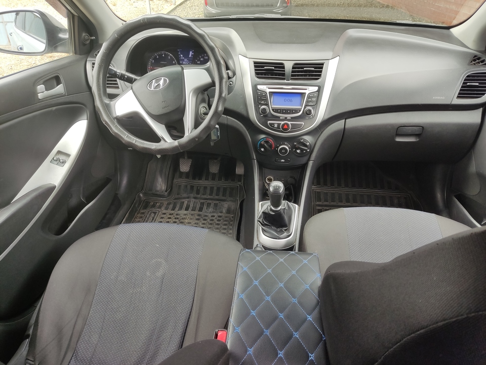 Hyundai Solaris I, 2011 год, 690 000 рублей, 4 фотография