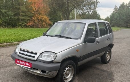 Chevrolet Niva I рестайлинг, 2004 год, 200 000 рублей, 2 фотография