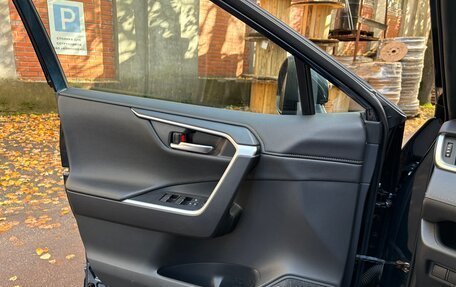 Toyota RAV4, 2019 год, 2 500 000 рублей, 2 фотография