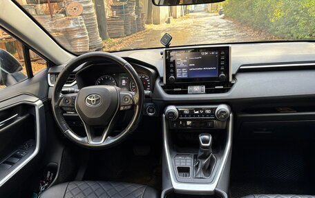 Toyota RAV4, 2019 год, 2 500 000 рублей, 6 фотография
