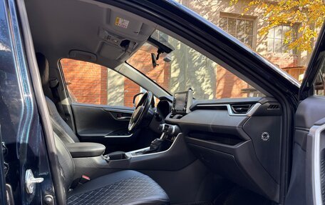 Toyota RAV4, 2019 год, 2 500 000 рублей, 9 фотография