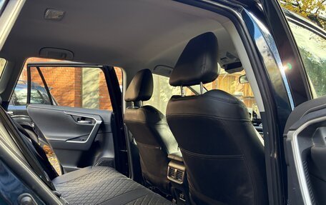 Toyota RAV4, 2019 год, 2 500 000 рублей, 12 фотография