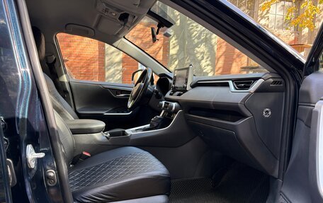 Toyota RAV4, 2019 год, 2 500 000 рублей, 8 фотография