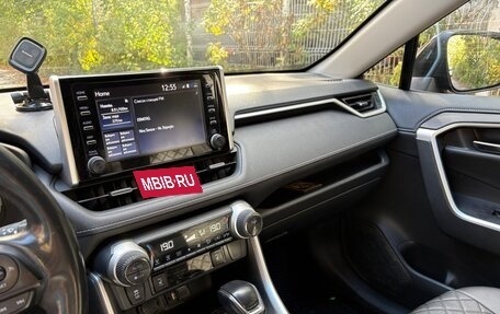 Toyota RAV4, 2019 год, 2 500 000 рублей, 3 фотография