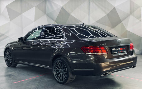 Mercedes-Benz E-Класс, 2013 год, 1 860 000 рублей, 4 фотография