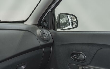 Renault Sandero II рестайлинг, 2017 год, 990 000 рублей, 19 фотография