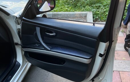 BMW 3 серия, 2010 год, 950 000 рублей, 24 фотография