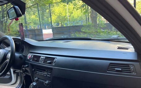 BMW 3 серия, 2010 год, 950 000 рублей, 28 фотография