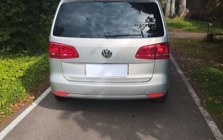 Volkswagen Touran III, 2011 год, 1 200 000 рублей, 2 фотография
