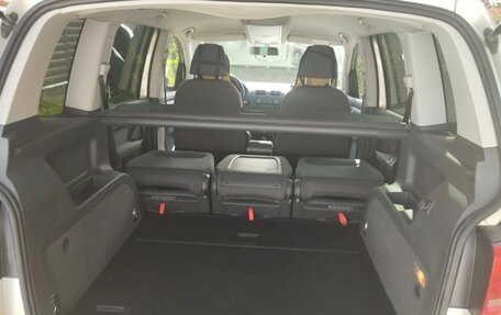 Volkswagen Touran III, 2011 год, 1 200 000 рублей, 5 фотография