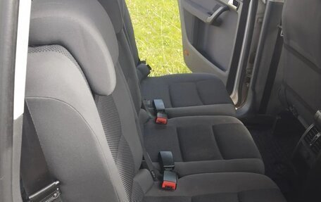 Volkswagen Touran III, 2011 год, 1 200 000 рублей, 6 фотография