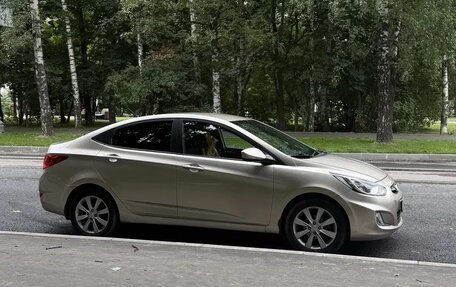 Hyundai Solaris II рестайлинг, 2011 год, 700 000 рублей, 1 фотография