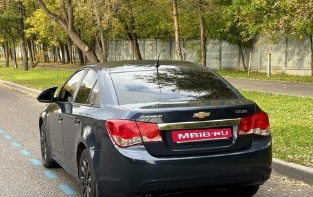 Chevrolet Cruze II, 2010 год, 385 000 рублей, 6 фотография