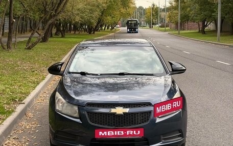 Chevrolet Cruze II, 2010 год, 385 000 рублей, 3 фотография