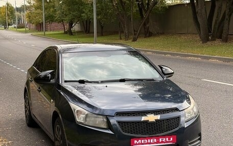 Chevrolet Cruze II, 2010 год, 385 000 рублей, 2 фотография