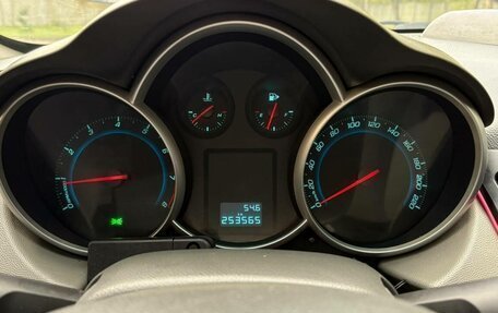 Chevrolet Cruze II, 2010 год, 385 000 рублей, 18 фотография
