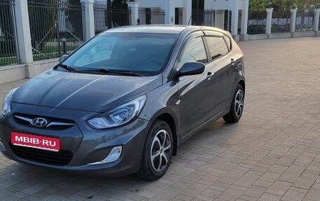 Hyundai Solaris II рестайлинг, 2011 год, 620 000 рублей, 1 фотография