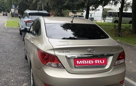 Hyundai Solaris II рестайлинг, 2011 год, 700 000 рублей, 3 фотография