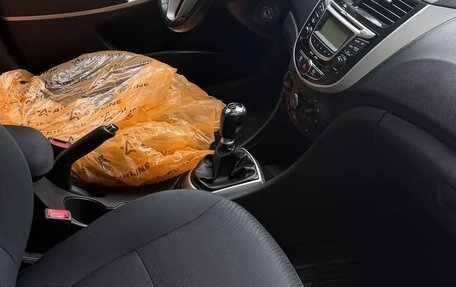 Hyundai Solaris II рестайлинг, 2011 год, 700 000 рублей, 5 фотография